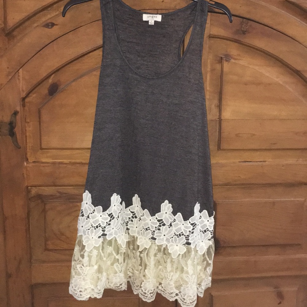 Umgee M Lace trim tunic tank